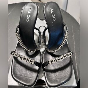 ALDO Slip on heels!!